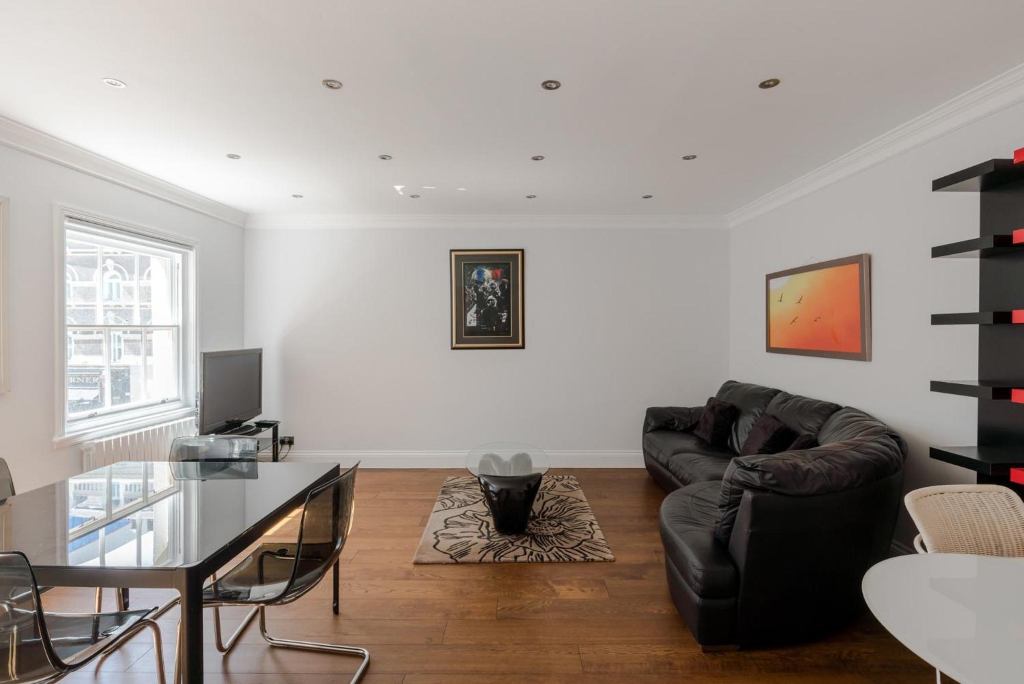 Centre Point- Bloomsbury - By Frankie Says Apartment *
